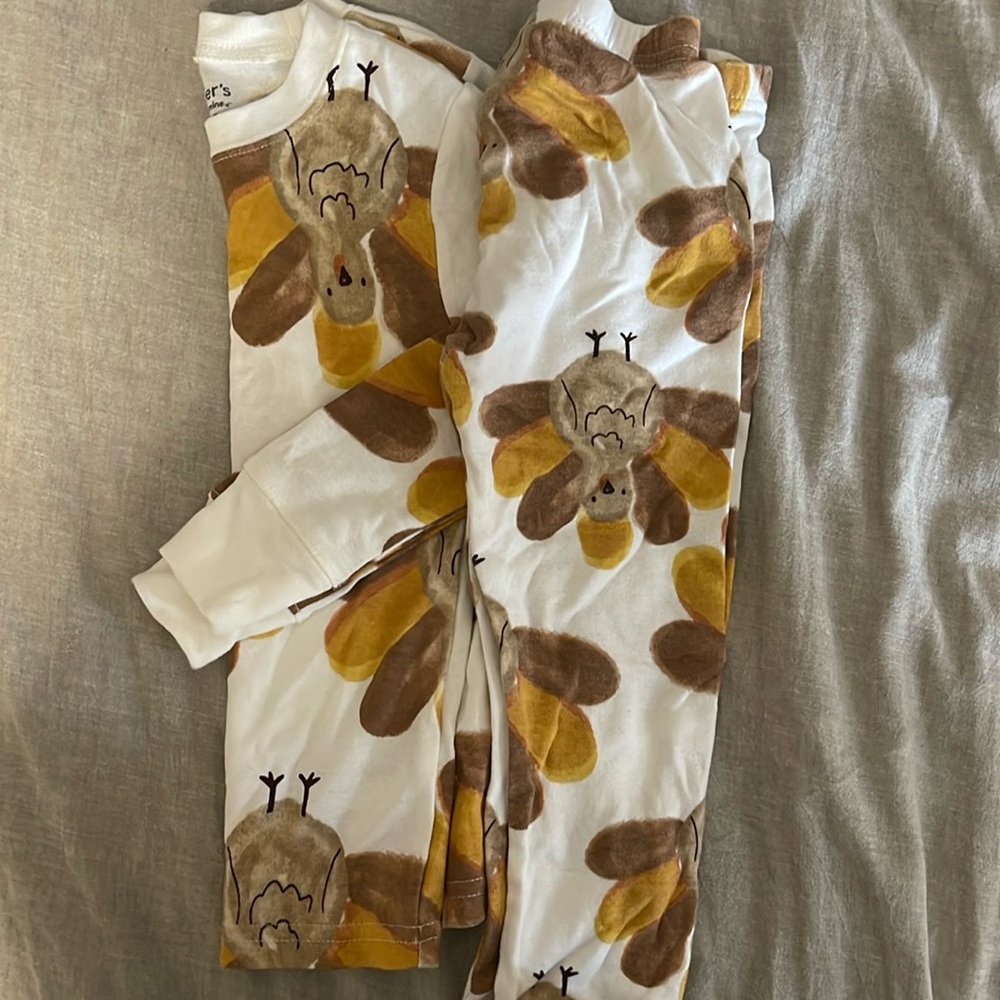 CARTERS 3T THANKSGIVING/FALL SNUG FIT PJS EXCELLENT CONDITION
